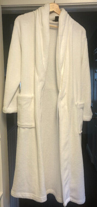 Woman's Bathrobe