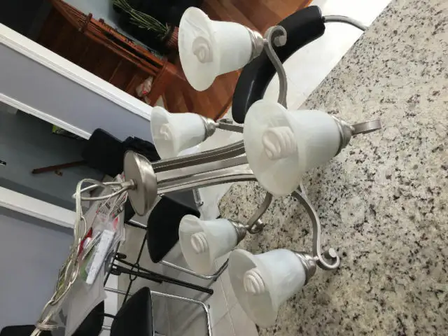 Antique Chandelier 5 Bulb- Ideal for Hallway or Stair-Good deal in Indoor Lighting & Fans in Mississauga / Peel Region - Image 4