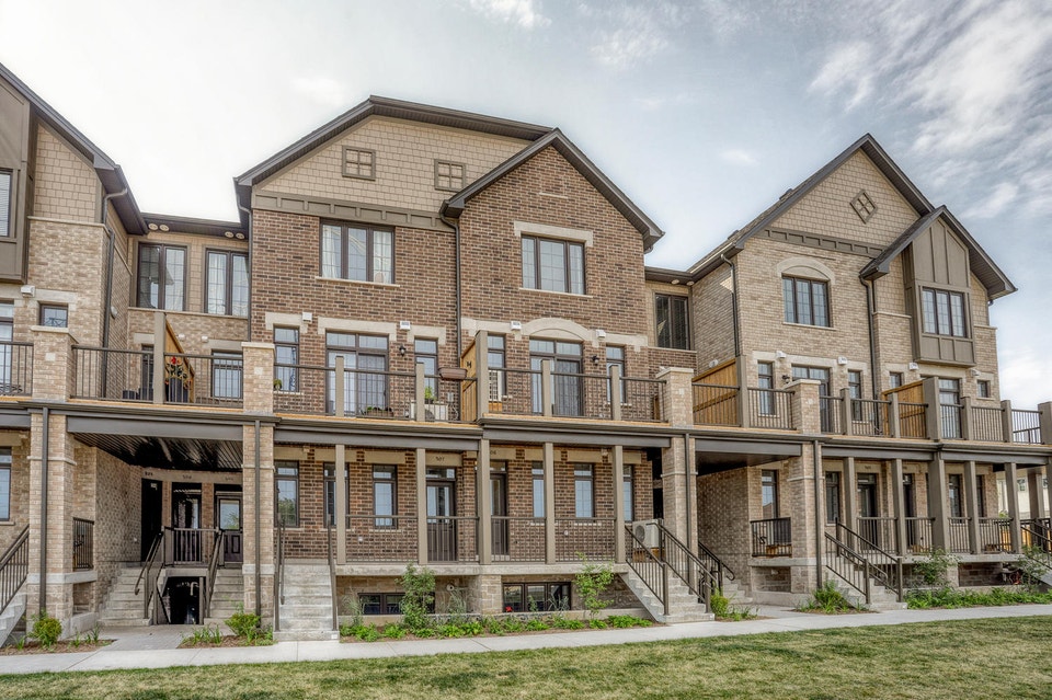 2 BED + 2.5 BATH Luxury Two-Storey Townhome in Guelph 2