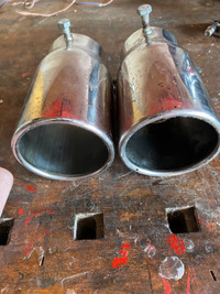 Exhaust tips car or truck. 