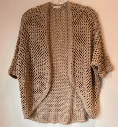Check all listings for more women’s clothing purses jewelry and shoes