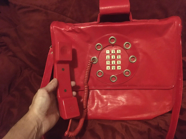 Vintage Telephone red leather purse handbag  in Women's - Bags & Wallets in Kingston - Image 2