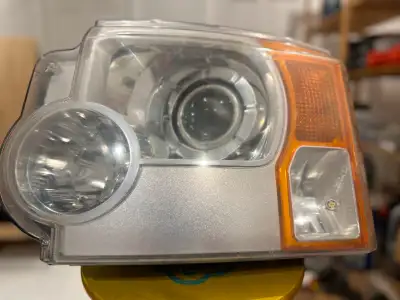 Driver side LR3 headlight, had it as spare, sold the car and don’t need it anymore. Has the adaptive...