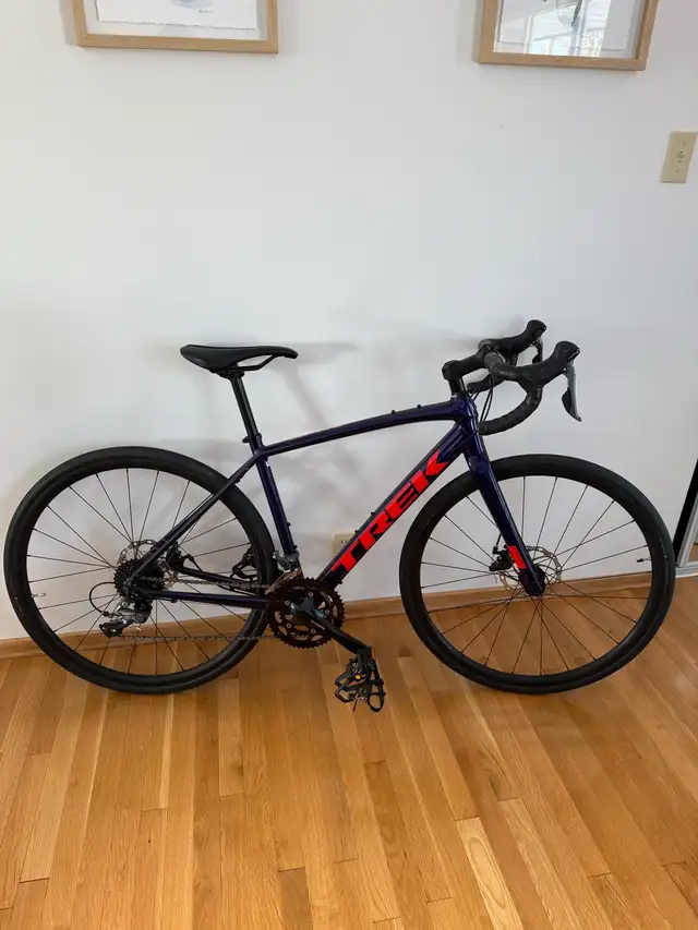 Trek Road Bike in Road in Thunder Bay - Image 2