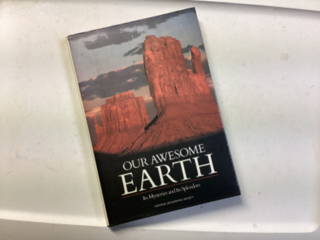 National Geographic’s Hardcover Book “ Our Awesome Earth”. in Non-fiction in City of Halifax