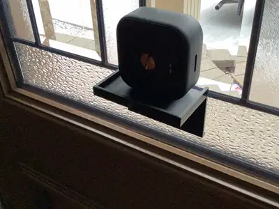 PLATEAU AVEC SUCE POUR METTRE UNE CAMÉRA DANS LA FENÊTRE À L'INTÉRIEUR DE LA MAISON PAYABLE EN ARGEN...