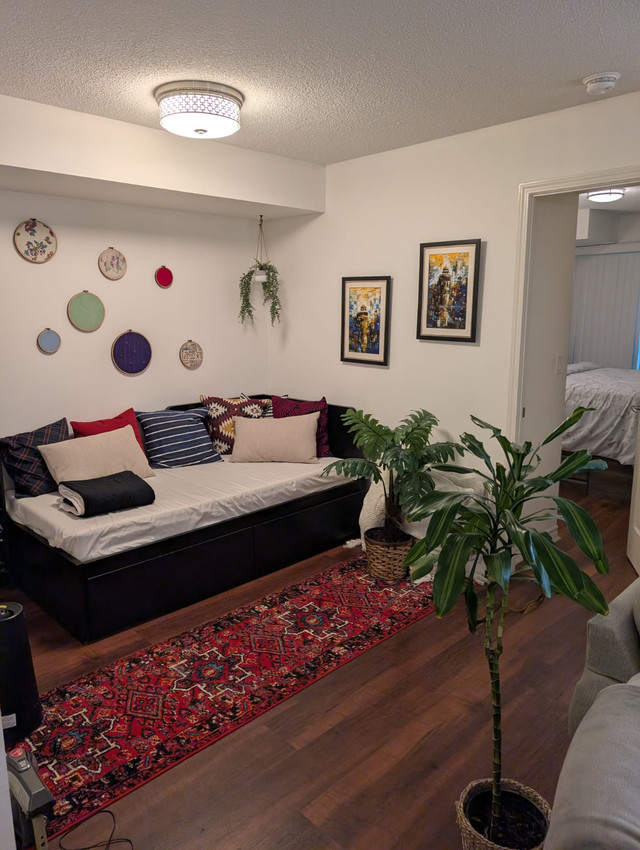 1 bedroom, 2 den and 1 bath unit in Downtown Toronto in Long Term Rentals in City of Toronto - Image 2