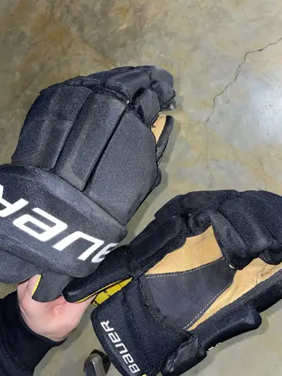 Hockey Gloves (14’ - 36cm)