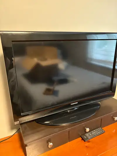 32’ Toshiba TV ( Not Smart Tv) , View more