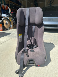 Clek Foonf car seat (manufactured 2019)