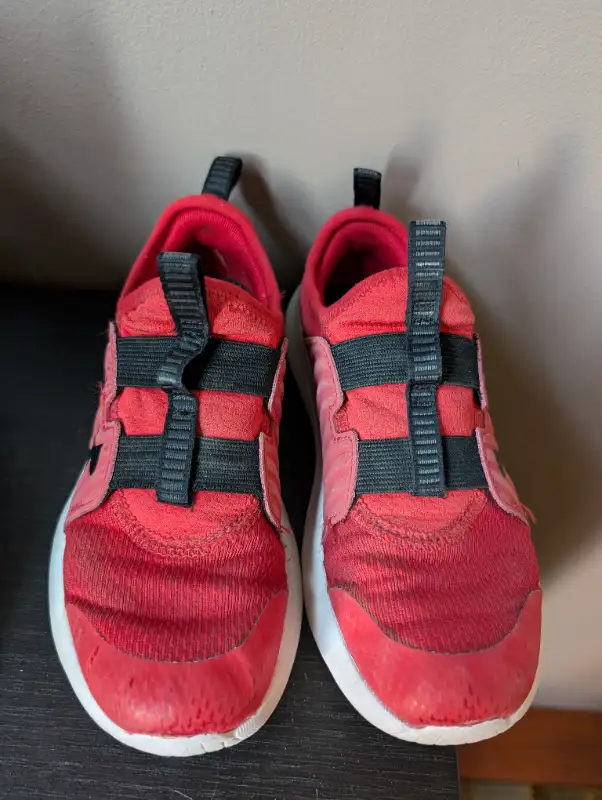 Under Armour Shoes 2Y in Kids & Youth in Bedford - Image 3