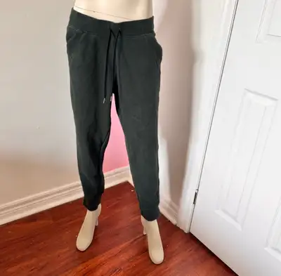 Brand: Lole Size: L Measurements; Waist: 34” Length: 37” Inseam: 27” Front Rise: 12” Back Rise: 15”...