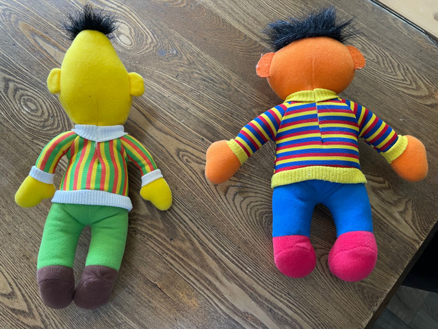 Bert Ernie Sesame Steet des années 70 très propre dans Art et objets de collection  à Ouest de l’Île - Image 2