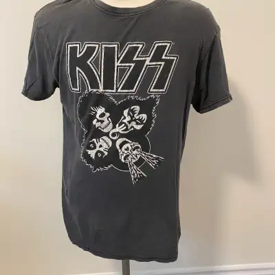 KISS t-shirt men’s size medium shirt, View more