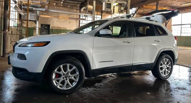 2015 Jeep Cherokee in Cars & Trucks in Cambridge - Image 3