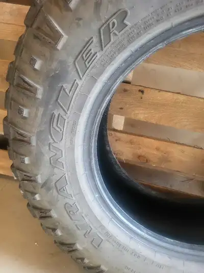 Spare truck tire. 40% tread left. Goodyear wrangler. LT 275 / 70 R18