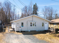 1517 Agur Street - Move-in ready 3 bedroom bungalow