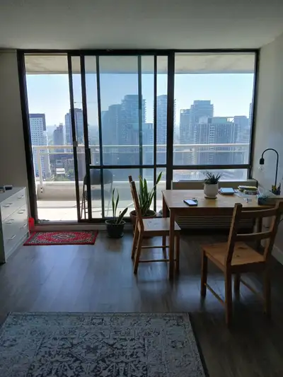 rom for rent