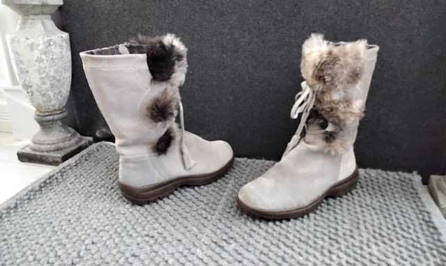 Wanderlust Fur Lined Winter Boots Size 7 in Women's - Shoes in Moncton