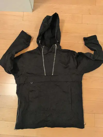 Black Zara Men's Sweater / Windbreaker, View more