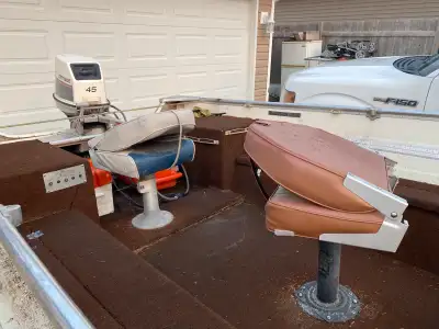 1986 aroliner Deep and wide All aluminum floor no wood. 1986 45hp 2 stroke Johnson commercial outboa...