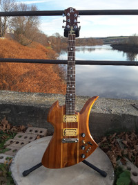 GuitarE BC Rich Mockingbird Vintage Gutiar Sum 41