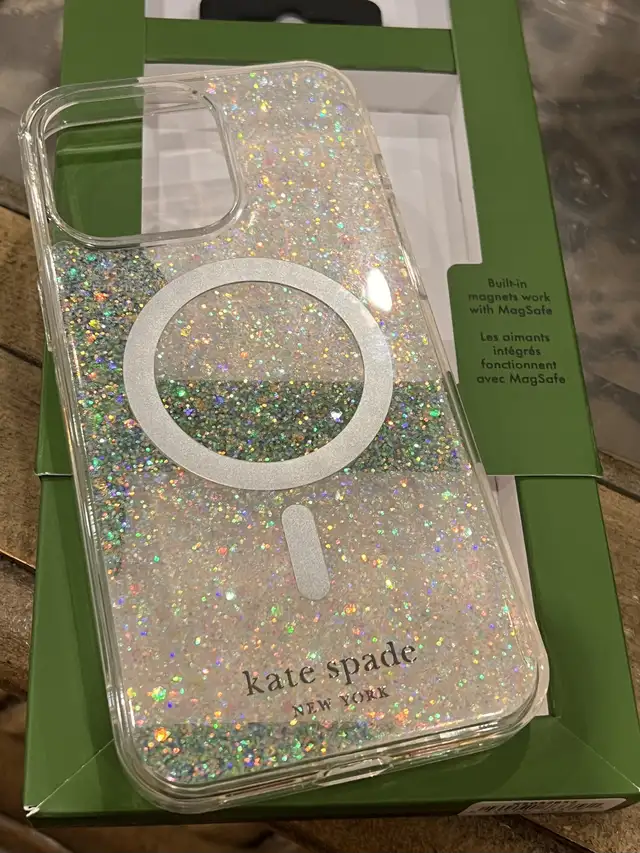 Kate Spade Case - iPhone 15 Pro Max in Cell Phone Accessories in Delta/Surrey/Langley - Image 2