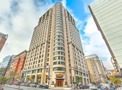 Looking for roommate in this condo