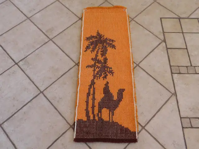 Vintage MCM Retro Latch Hook Rug Wall Hanging, 14.4" x 41" in Home Décor & Accents in Kitchener / Waterloo - Image 3