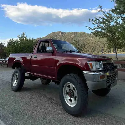 1989 Japanese Toyota Hilux Turbo Diesel Straight Axle 5Speed Hi/Lo 4x4 RHD JDM Import Single Cab 6FT...