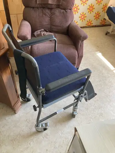 Commode like new condition, View more