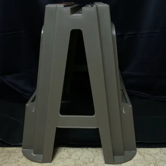 LIKE NEW Rubbermaid Sawhorse in Tool Storage & Benches in City of Toronto - Image 4
