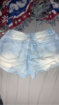 Selling blue Jean shorts females