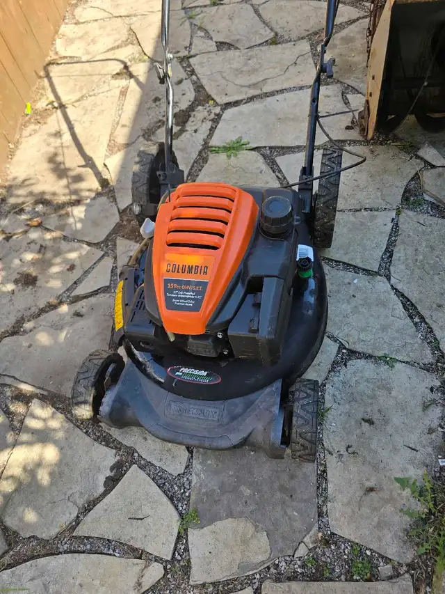 lawnmowers in Lawnmowers & Leaf Blowers in Norfolk County - Image 4