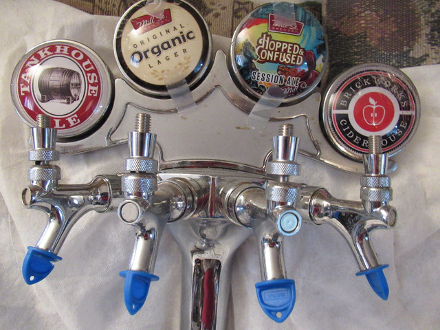FOUR BEER BAR DRAFT TAP SYSTEM in Arts & Collectibles in City of Toronto