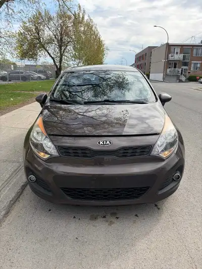 KIA RIO5 LX 2012 4 portes, 150000 km au compteur Moteur 1,6 L 4 cylindres, très économique et fiable...