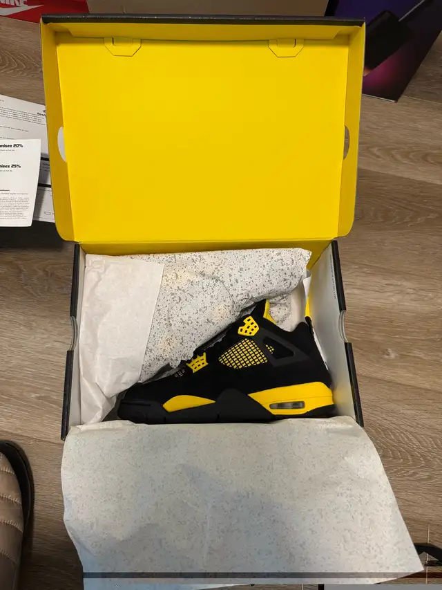 Air Jordan 4 Retro - Thunder (2023) in Men's Shoes in Calgary - Image 6