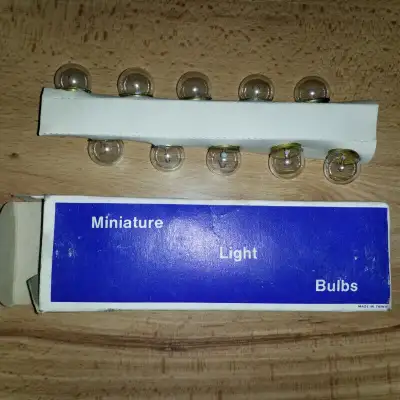 MOTO * VTT * BATEAU * AUTO LUMIÈRES 12 VOLTS UN CONTAC * BOÎTE DE 10 *$10 LA BOÎTE * 3 BOÎTES $20 TE...