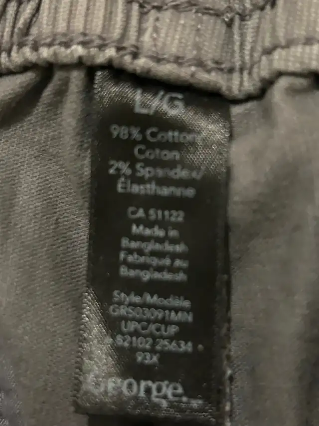 Men’s shorts $10 Medium-large grey shorts with elastic waist in Men's in Mississauga / Peel Region - Image 6