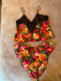 VICTORIA'S SECRET Floral lingerie 2 piece camisole and bottom