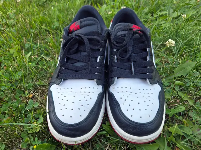 nike air jordan 1 retro low og black toe 2023 size 8.5 in Men's Shoes in Markham / York Region - Image 3