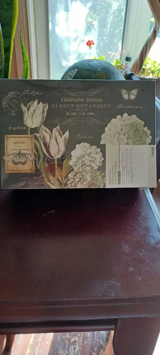 L' ILLUSTRATION JARDIN BOTANIQUE PHOTO BOX in Home Décor & Accents in Mississauga / Peel Region - Image 2