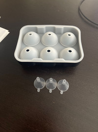 Brand New Medium Size Silicone Ice Moulds