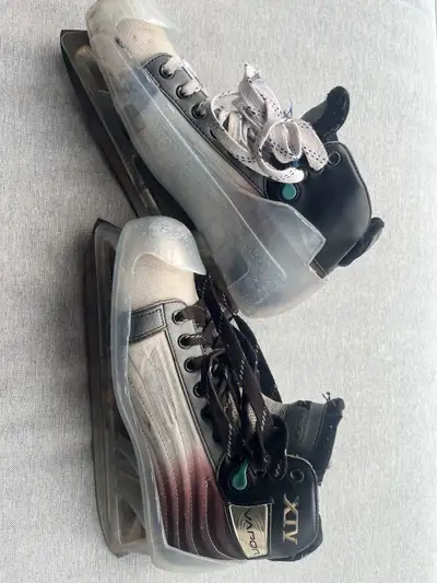 Bauer Vapor XIX Goalie hockey skates mens size 9 D, View more
