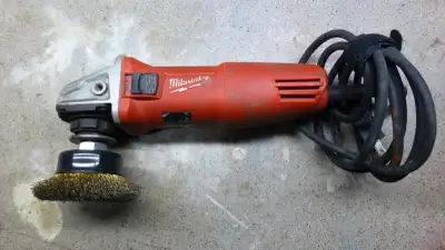 Milwaukee 4 1/2 "grinder, View more