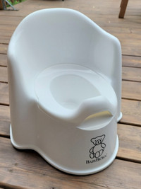 BabyBjorn Potty Chair-Blanche+Munchkin Grip-Pot de toilette Gris