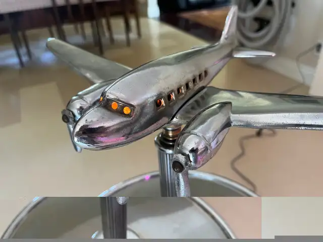 Vintage Art Deco DC-3 Chrome Astray Stand, w/ Fuselage Lighting in Arts & Collectibles in Markham / York Region - Image 4