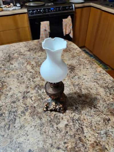 Biblots une petite lampe décorative 10$, View more