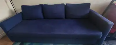 Nous vendons notre canapé-lit FRIHETEN IKEA de couleur bleue Très bon état - logement sans fumée et...