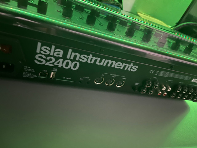 New //// ISLA S2400 w/ Decksaver///// in Pianos & Keyboards in Grand Bend - Image 3